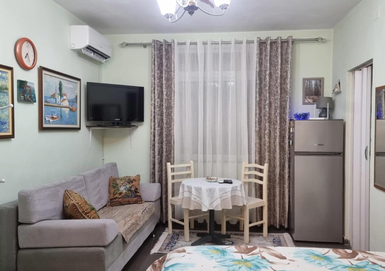 Apartamento Edis's Corner Tirana